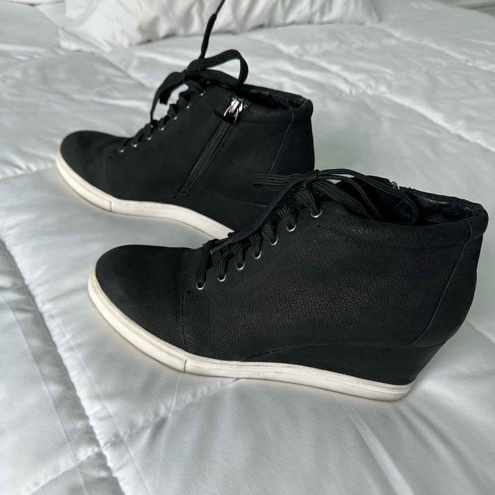 Caslon wedge bootie black size 10.5